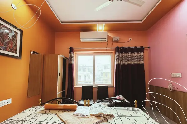 comfortable accommodation for students during 200 hour yoga teacher training in rishikesh