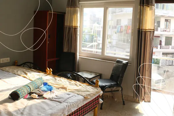 comfortable accommodation for students during 300 hour yoga teacher training in rishikesh