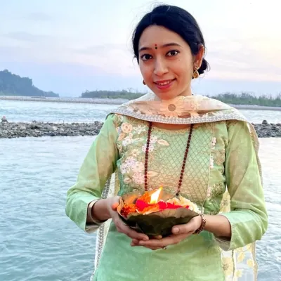 Arpita, mantra chanting teacher at Rishikesh YTTC